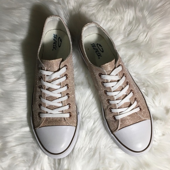 lipsy low top canvas trainer